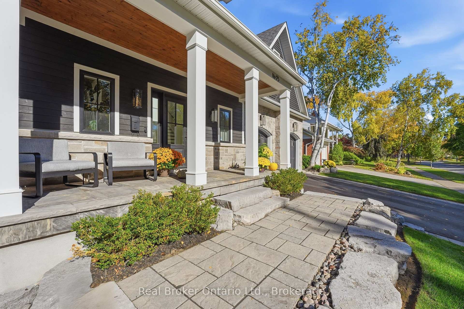 Photo 3 of 175 North Shore Boulevard W, Burlington, Bayview — HOMEH