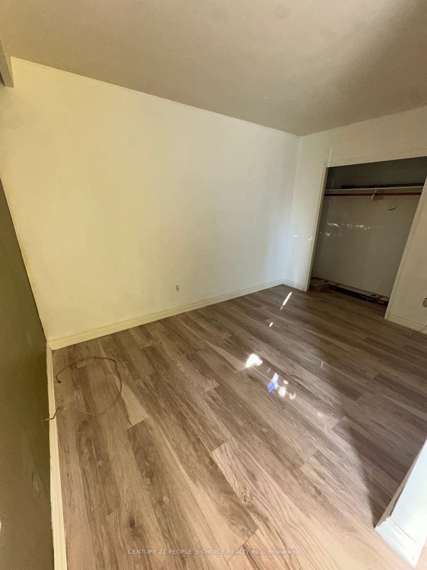 Photo 4 of Unit 102, 50 Gulliver Road, North York, Brookhaven-Amesbury — HOMEH