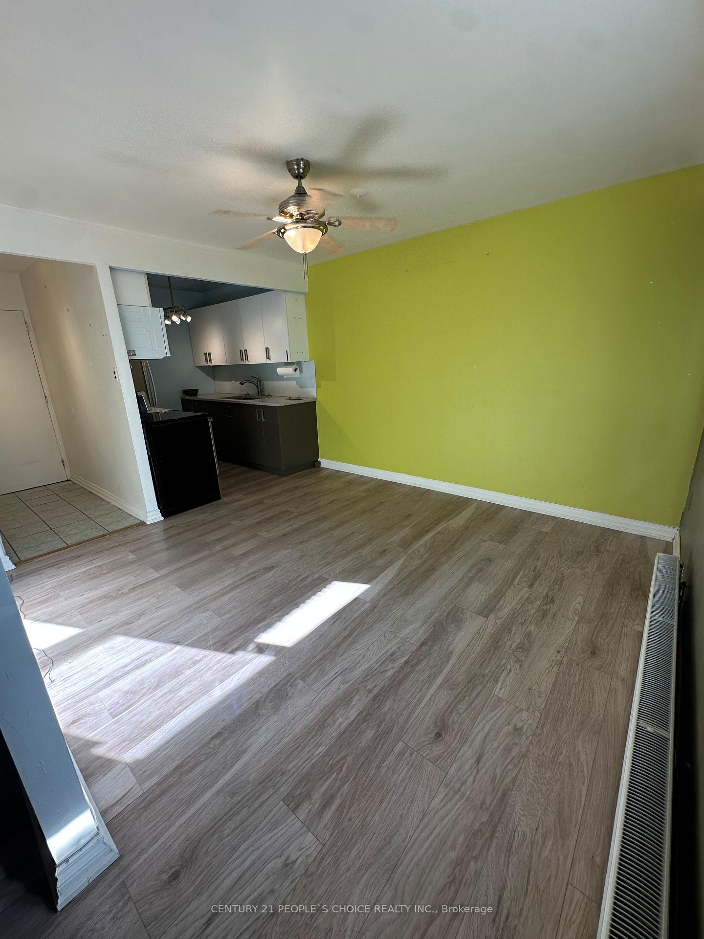 Photo 6 of Unit 102, 50 Gulliver Road, North York, Brookhaven-Amesbury — HOMEH
