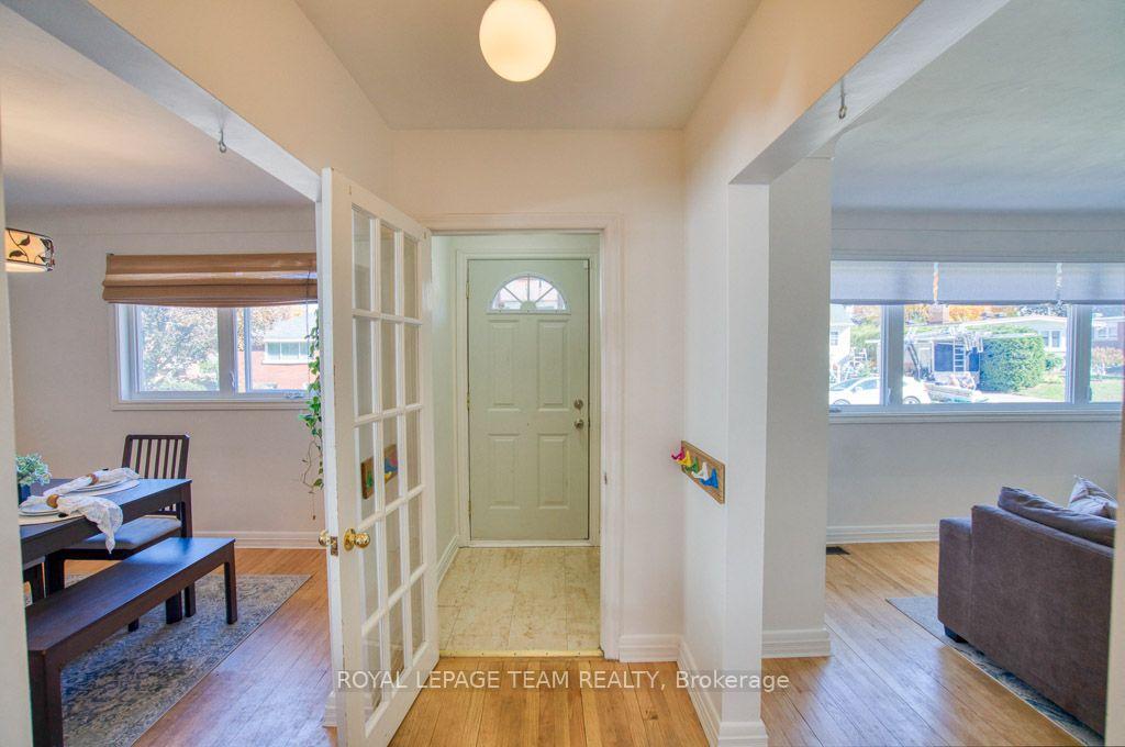 Photo 4 of 196 Allison Avenue, Ottawa, Woodroffe — HOMEH