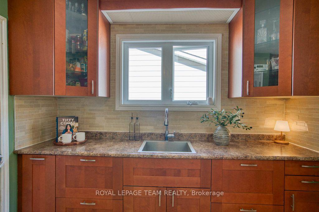 Photo 13 of 196 Allison Avenue, Ottawa, Woodroffe — HOMEH