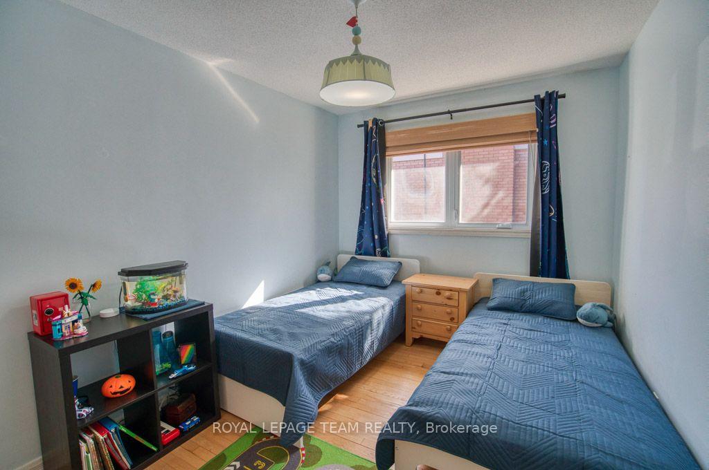 Photo 20 of 196 Allison Avenue, Ottawa, Woodroffe — HOMEH