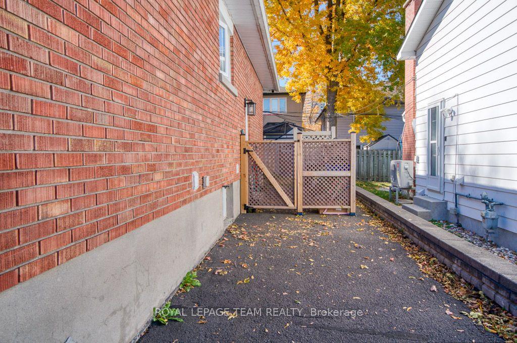 Photo 33 of 196 Allison Avenue, Ottawa, Woodroffe — HOMEH