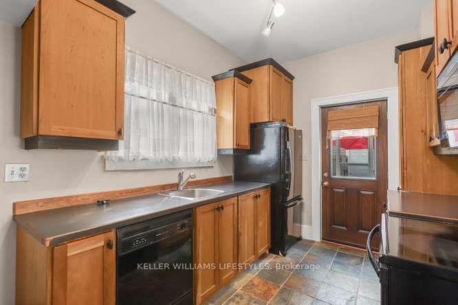 Photo 14 of 555 William Street, London, East F — HOMEH