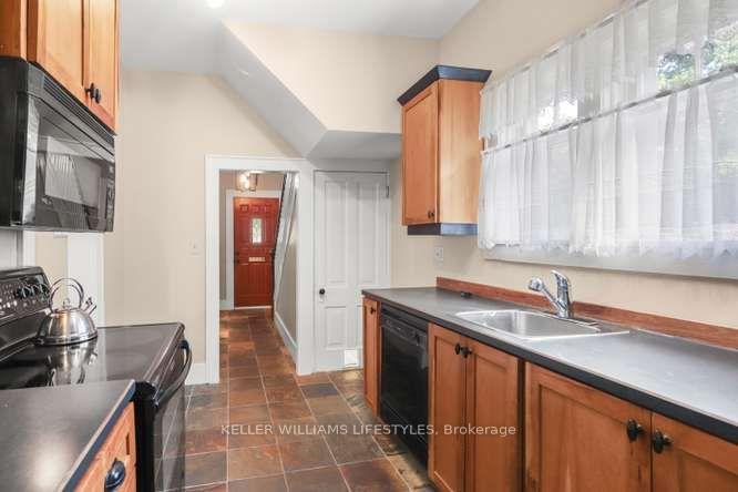 Photo 16 of 555 William Street, London, East F — HOMEH