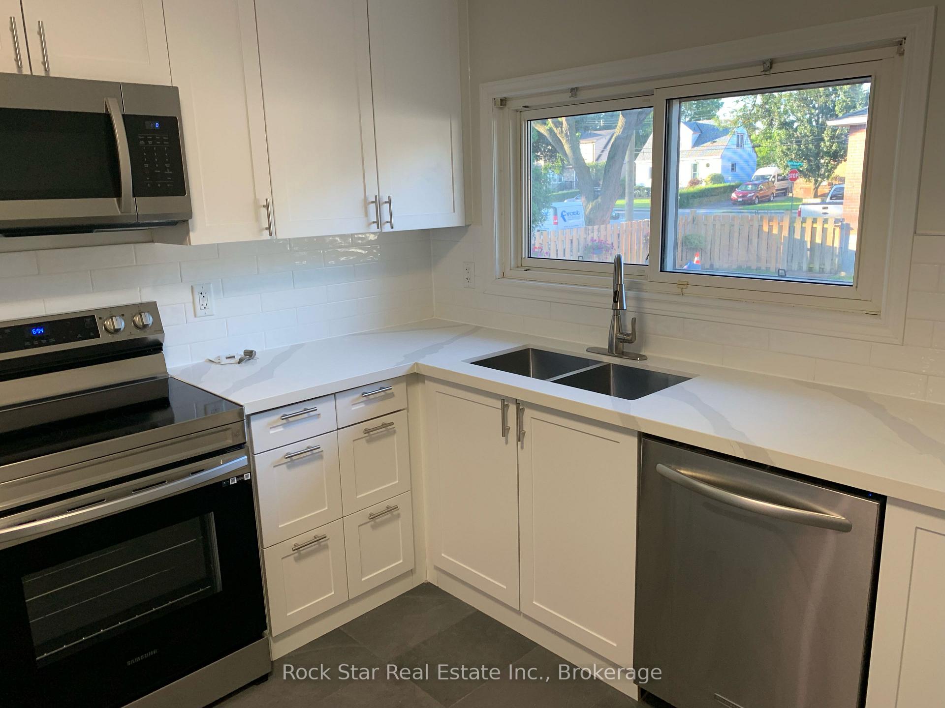 Photo 3 of Unit Upper, 10 Viceroy Court, Hamilton, Hill Park — HOMEH