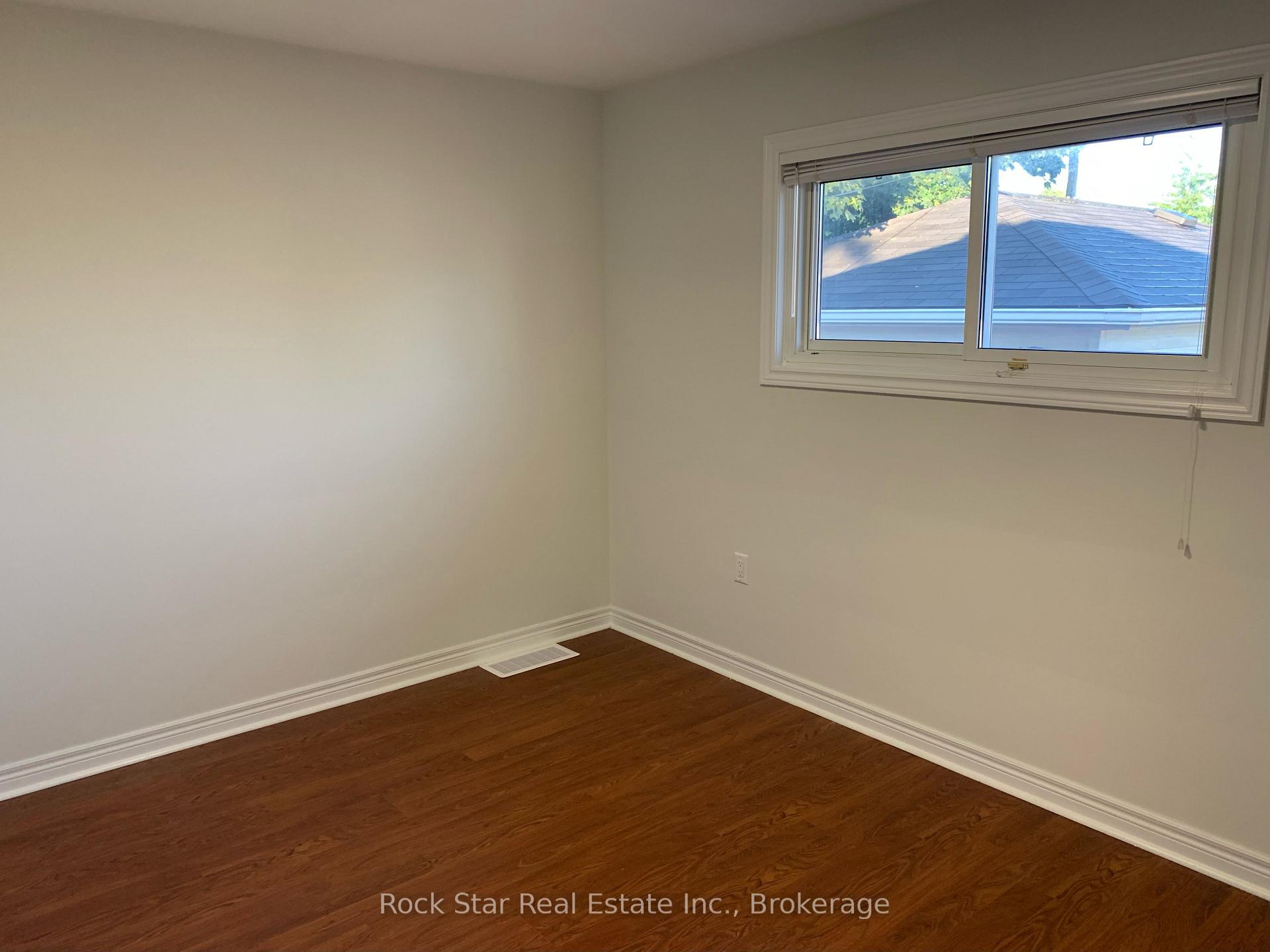 Photo 14 of Unit Upper, 10 Viceroy Court, Hamilton, Hill Park — HOMEH
