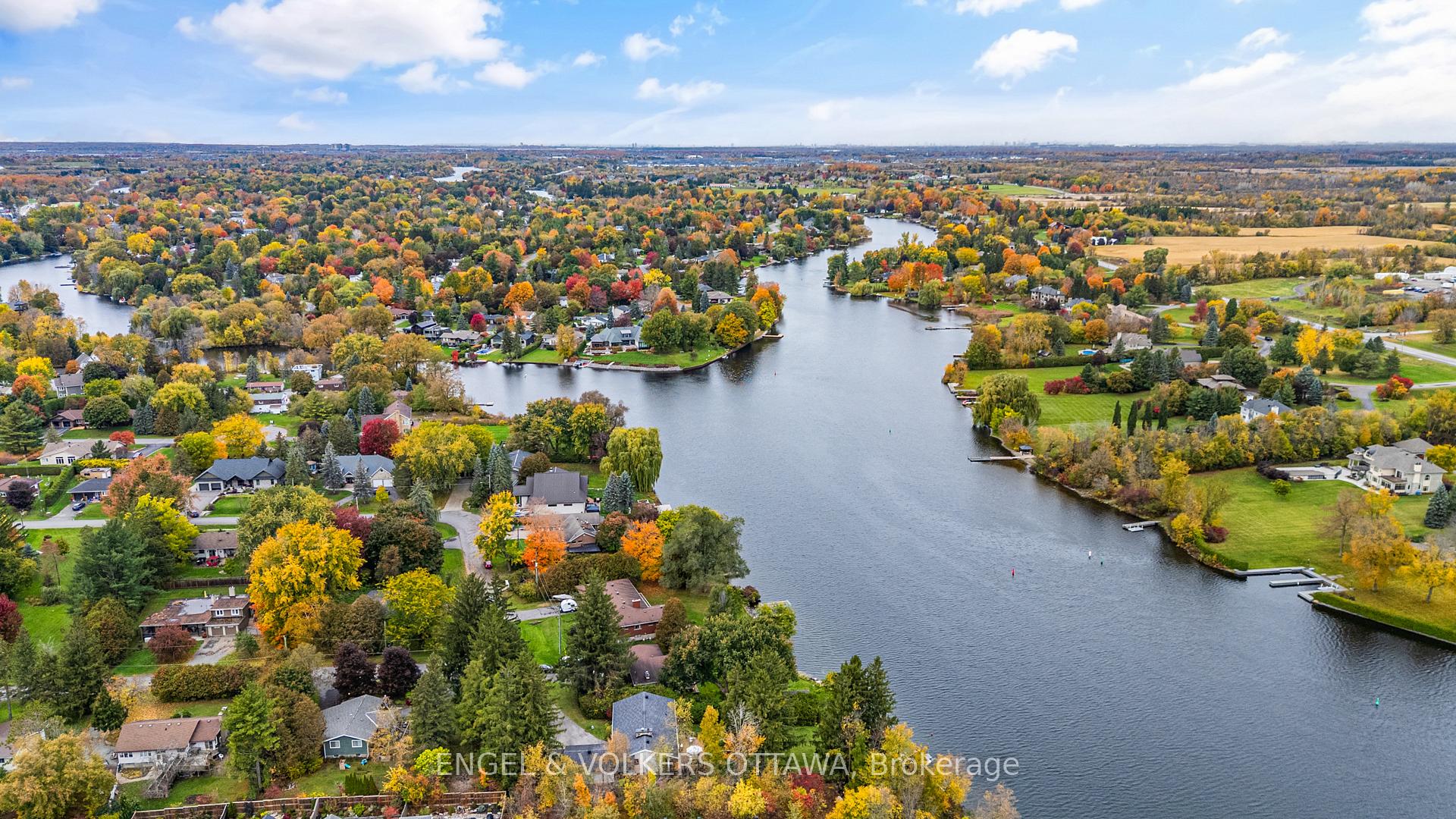 Photo 3 of 1073 Island View Drive, Ottawa, Manotick South to Roger Stevens — HOMEH