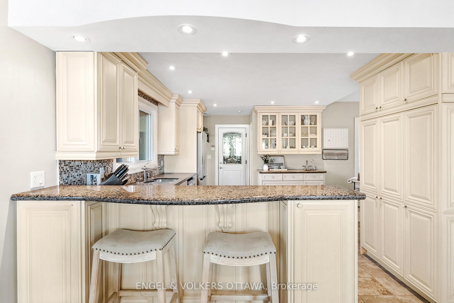 Photo 13 of 1073 Island View Drive, Ottawa, Manotick South to Roger Stevens — HOMEH