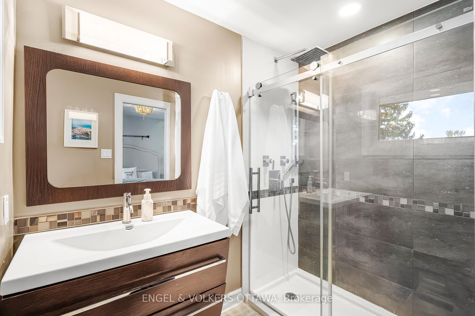 Photo 22 of 1073 Island View Drive, Ottawa, Manotick South to Roger Stevens — HOMEH