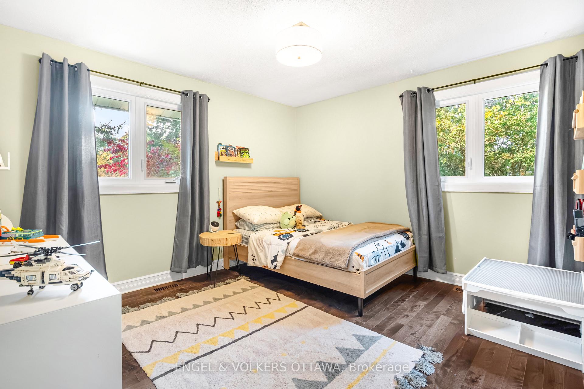 Photo 23 of 1073 Island View Drive, Ottawa, Manotick South to Roger Stevens — HOMEH