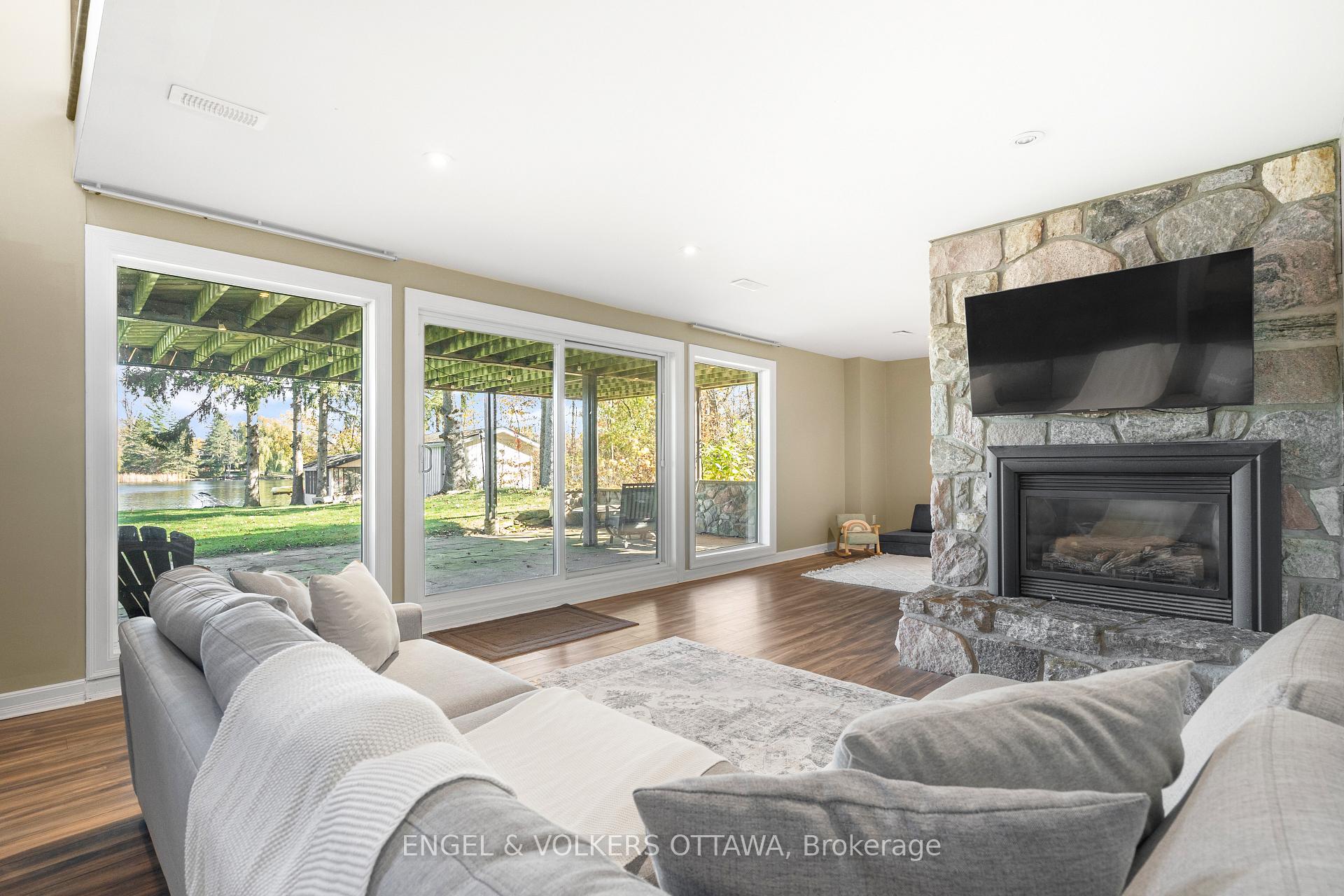 Photo 26 of 1073 Island View Drive, Ottawa, Manotick South to Roger Stevens — HOMEH