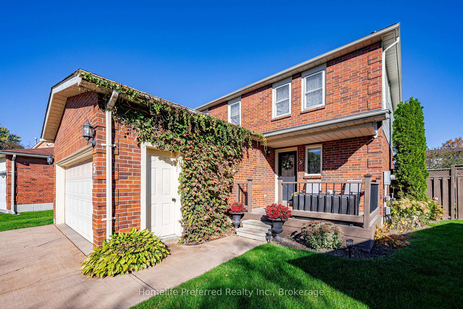 Photo 5 of 5 Souch Court, Clarington, Bowmanville — HOMEH