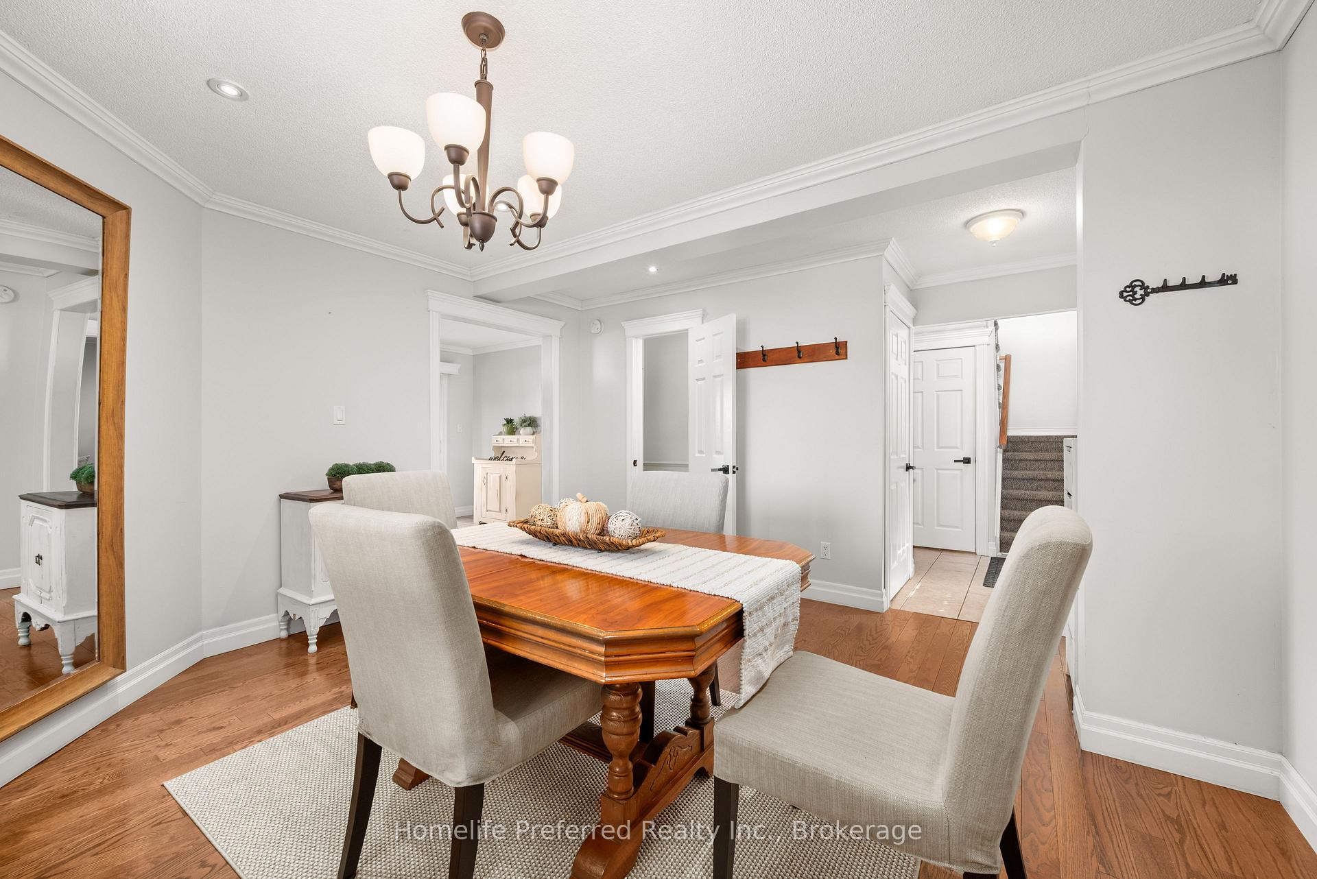 Photo 10 of 5 Souch Court, Clarington, Bowmanville — HOMEH