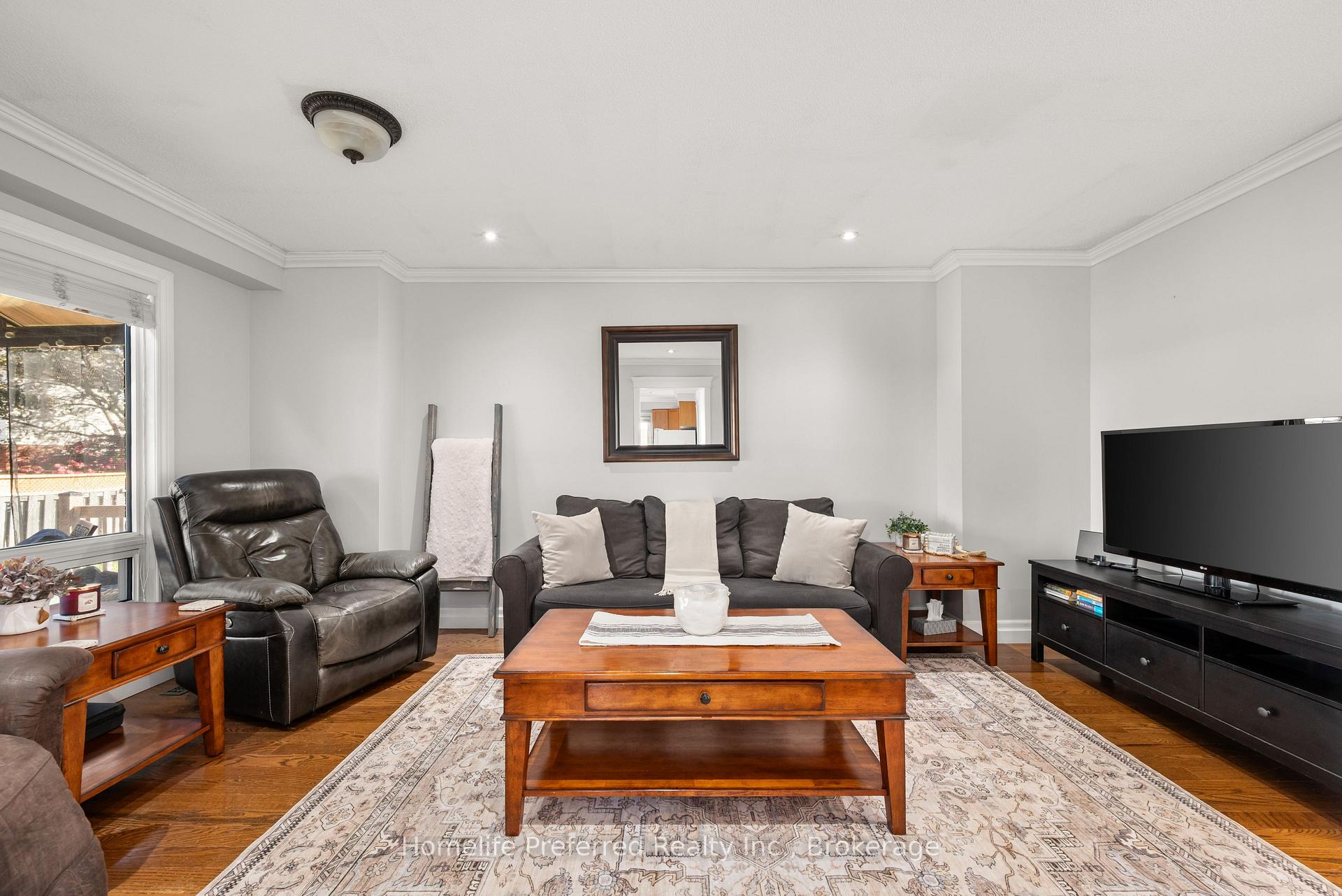 Photo 15 of 5 Souch Court, Clarington, Bowmanville — HOMEH