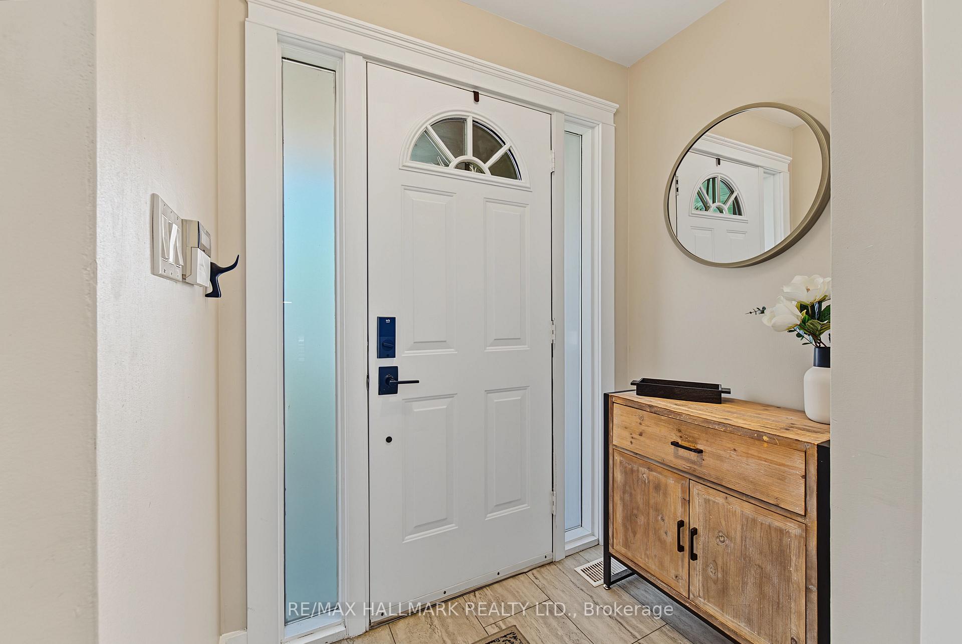 Photo 4 of 242 Beechgrove Drive, Scarborough, West Hill — HOMEH