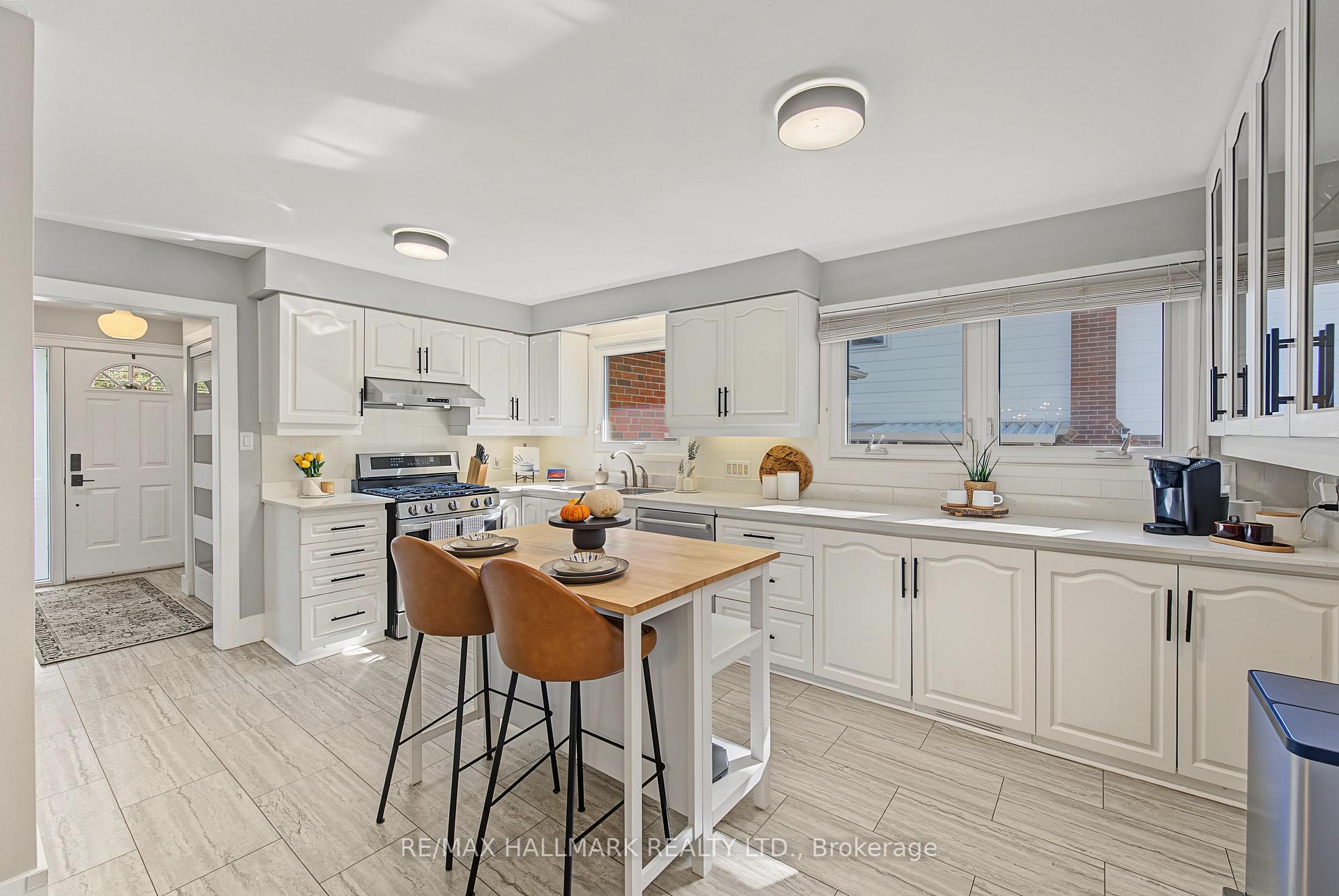 Photo 11 of 242 Beechgrove Drive, Scarborough, West Hill — HOMEH