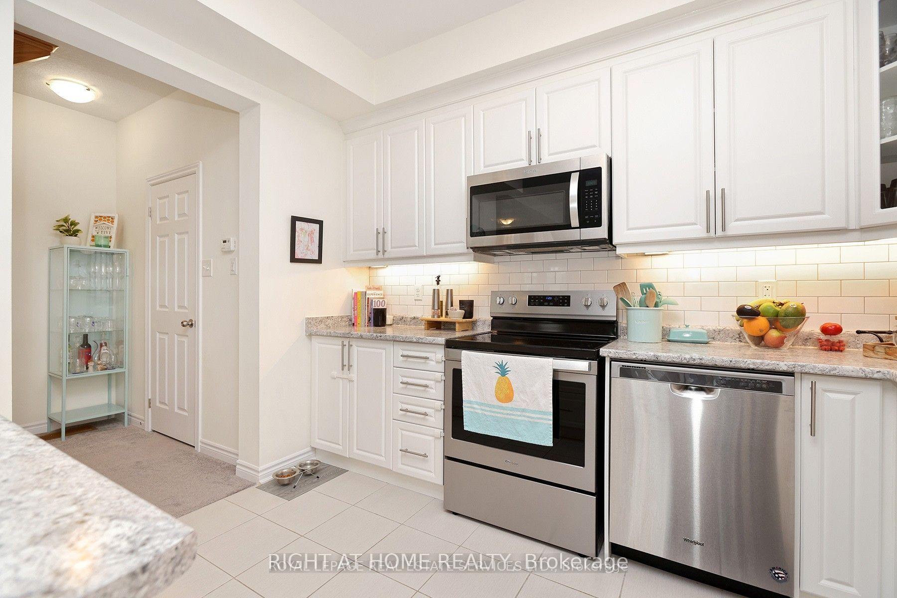 Photo 13 of Unit 40, 383 Dundas Street E, Hamilton, Waterdown — HOMEH