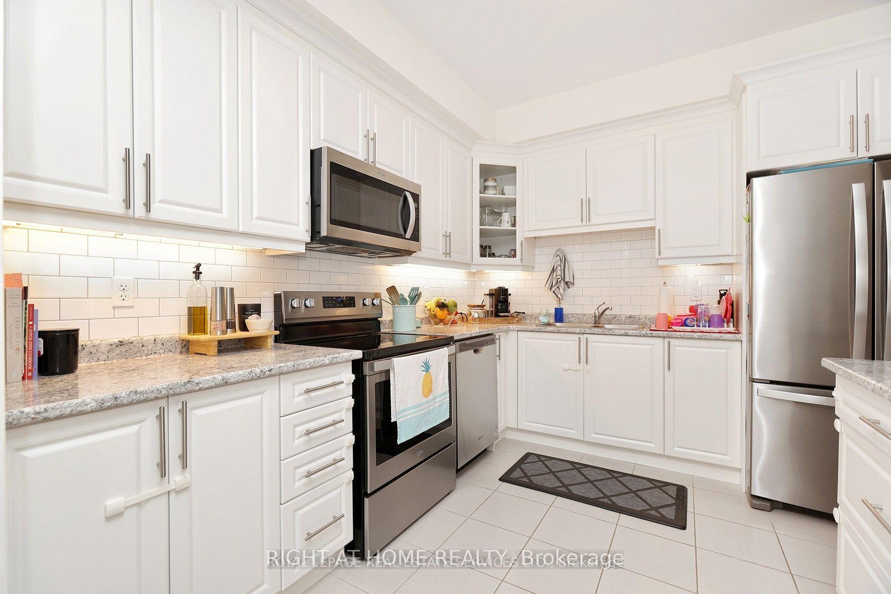 Photo 14 of Unit 40, 383 Dundas Street E, Hamilton, Waterdown — HOMEH
