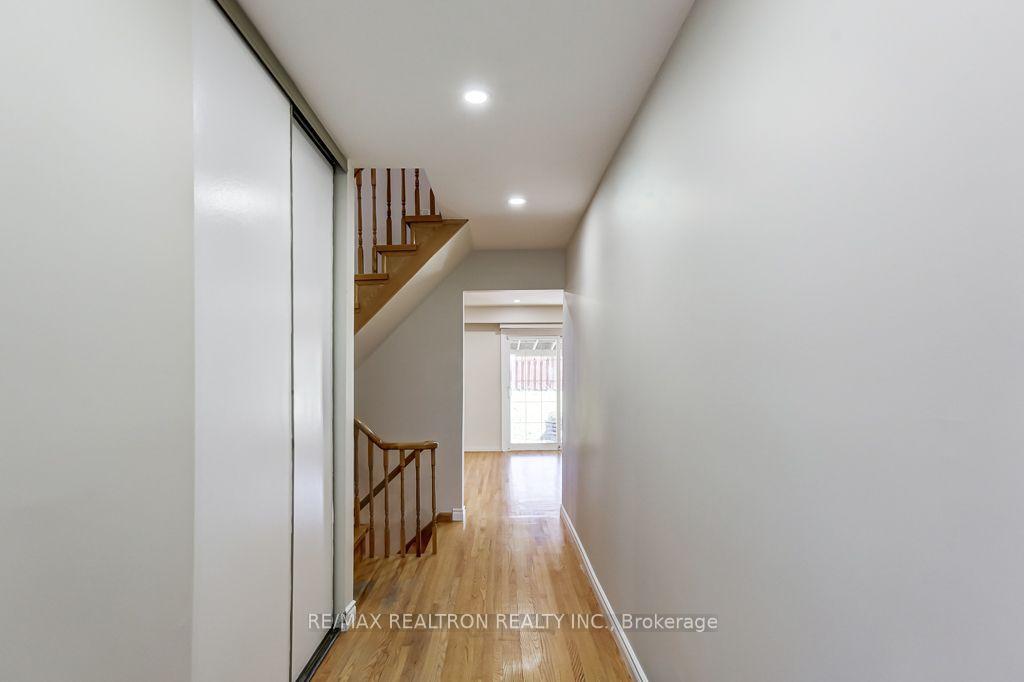 Photo 5 of 2 Littleleaf Drive, Scarborough, Malvern — HOMEH