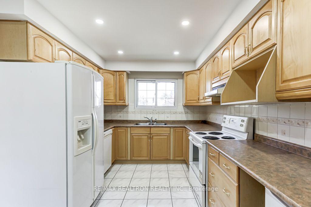 Photo 14 of 2 Littleleaf Drive, Scarborough, Malvern — HOMEH