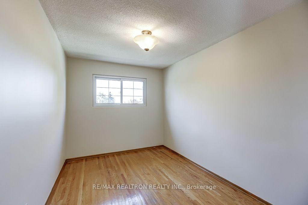 Photo 24 of 2 Littleleaf Drive, Scarborough, Malvern — HOMEH