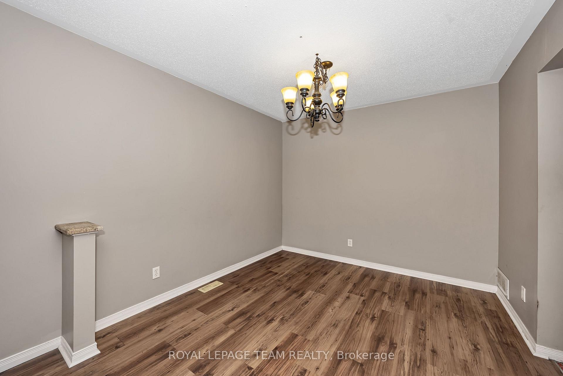 Photo 10 of 769 Nesting Way, Ottawa, Fallingbrook/Gardenway South — HOMEH