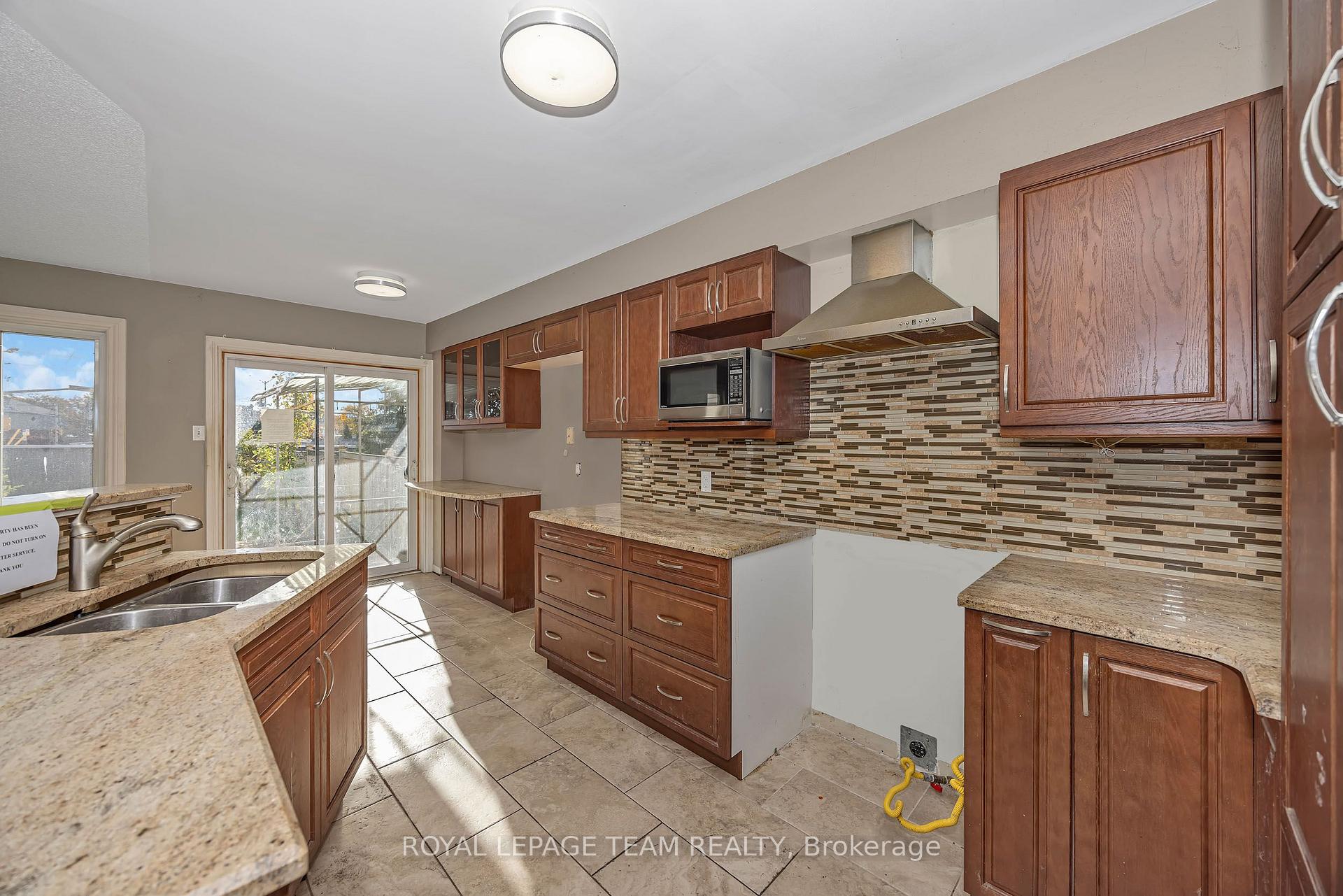 Photo 12 of 769 Nesting Way, Ottawa, Fallingbrook/Gardenway South — HOMEH