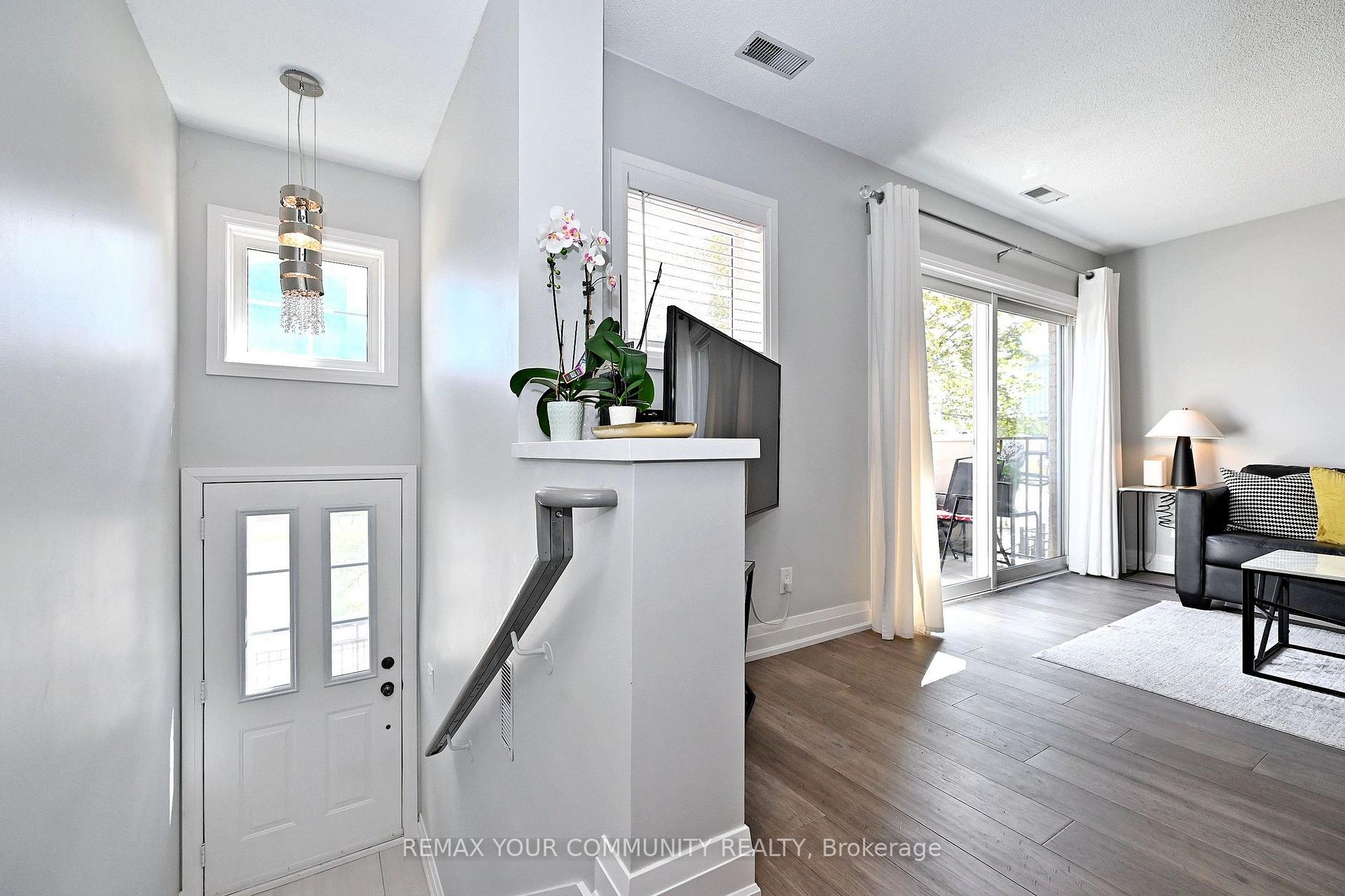 Photo 2 of Unit 805, 1400 The Esplanade N, Pickering, Town Centre — HOMEH