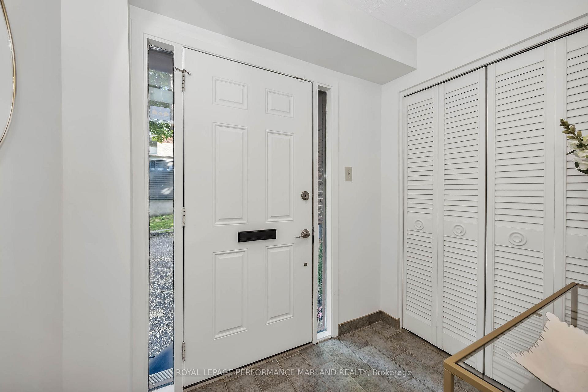 Photo 4 of 31 Aylen Avenue, Ottawa, Woodroffe — HOMEH