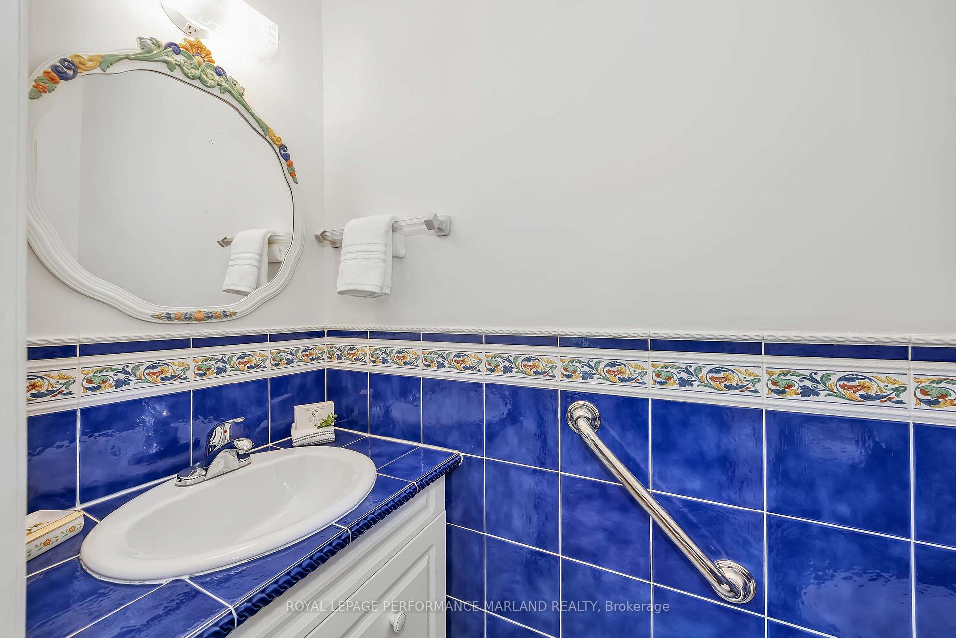Photo 11 of 31 Aylen Avenue, Ottawa, Woodroffe — HOMEH