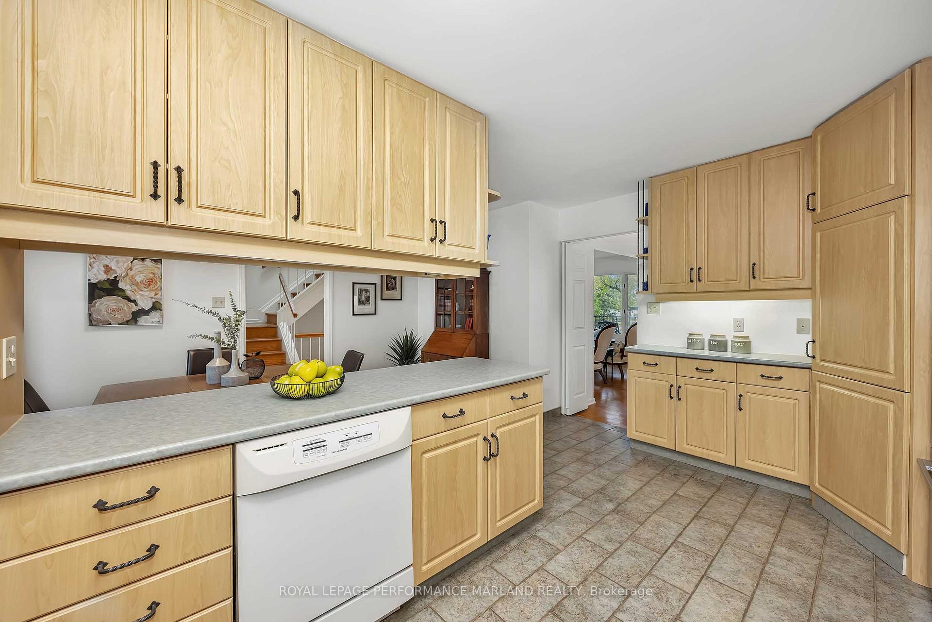 Photo 18 of 31 Aylen Avenue, Ottawa, Woodroffe — HOMEH