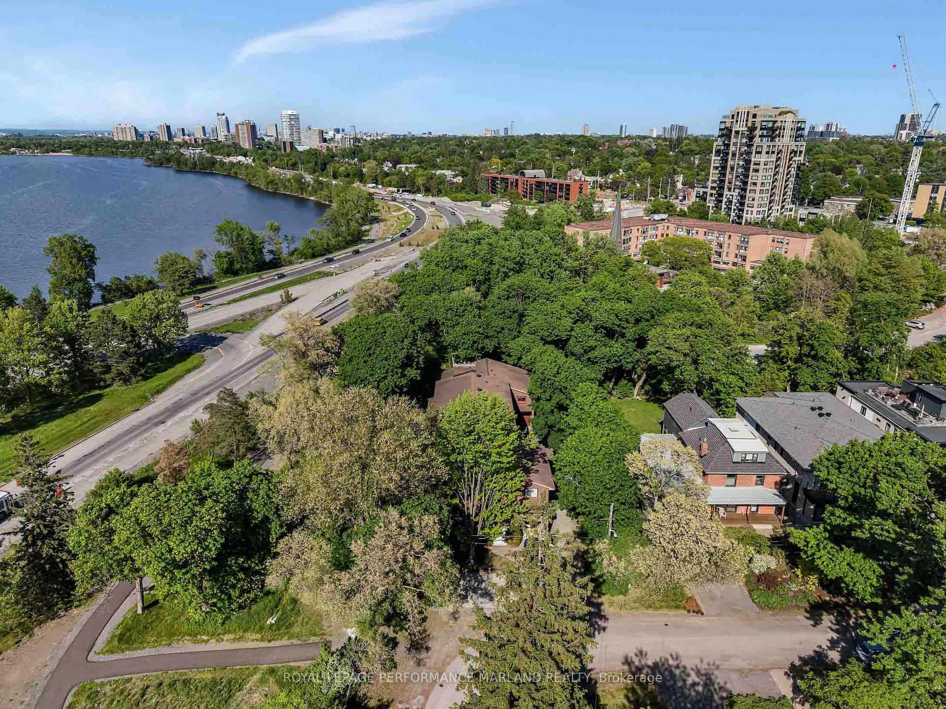 Photo 37 of 31 Aylen Avenue, Ottawa, Woodroffe — HOMEH
