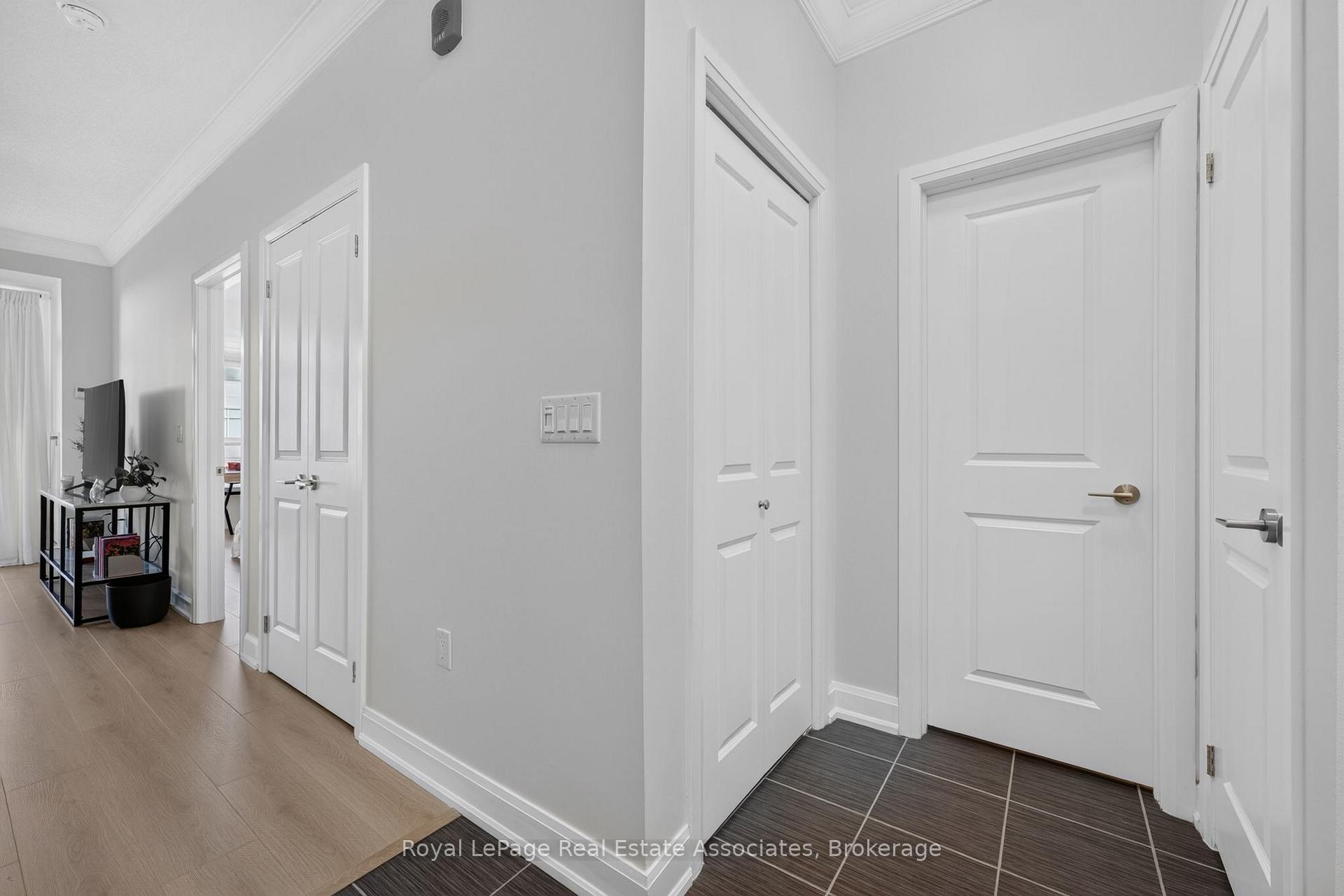 Photo 8 of Unit 214, 216 Oak Park Boulevard, Oakville, River Oaks — HOMEH