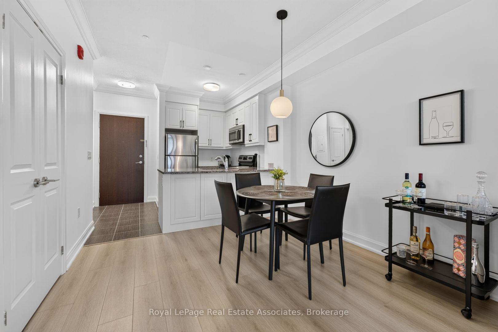 Photo 12 of Unit 214, 216 Oak Park Boulevard, Oakville, River Oaks — HOMEH