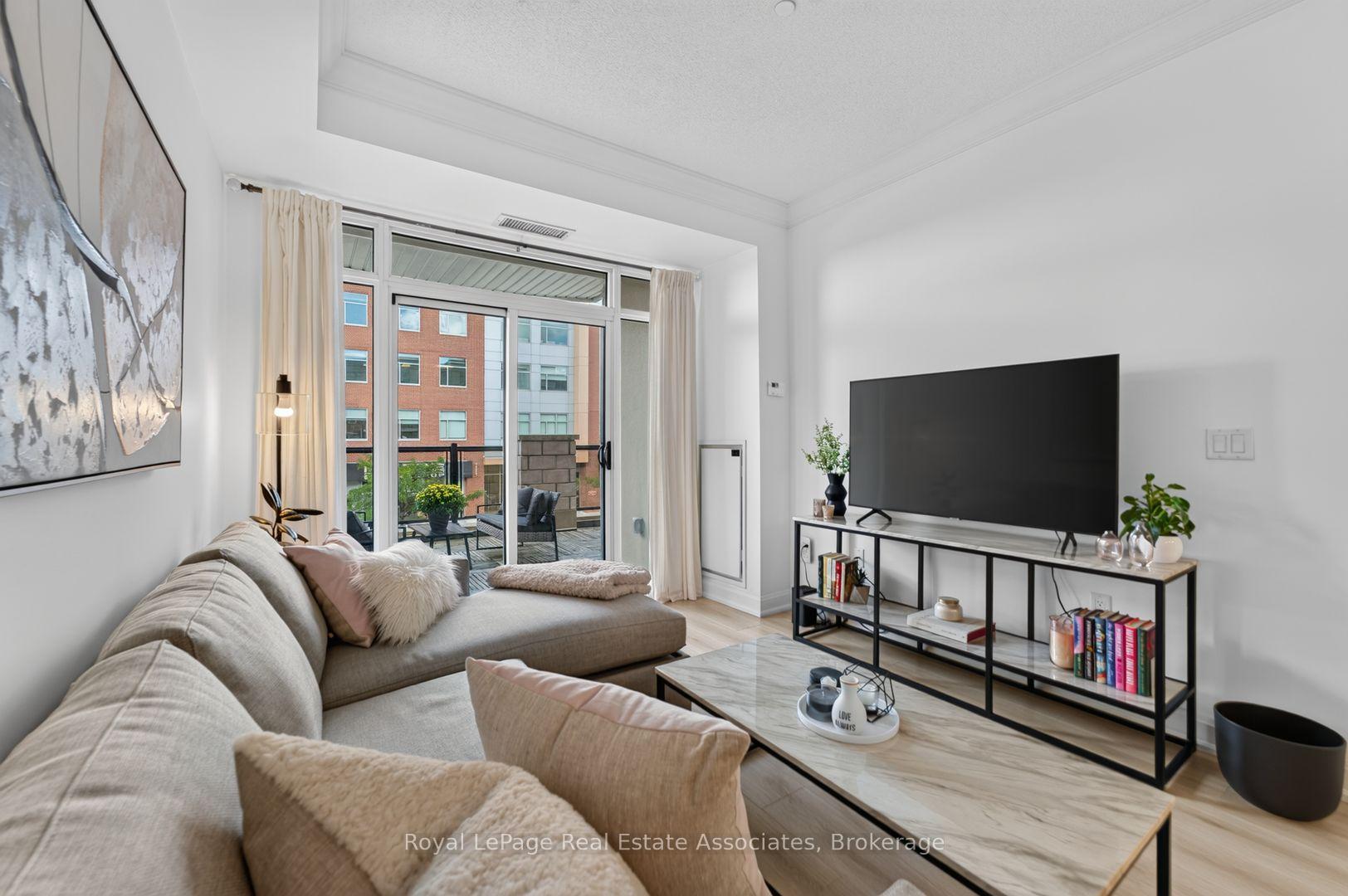 Photo 13 of Unit 214, 216 Oak Park Boulevard, Oakville, River Oaks — HOMEH