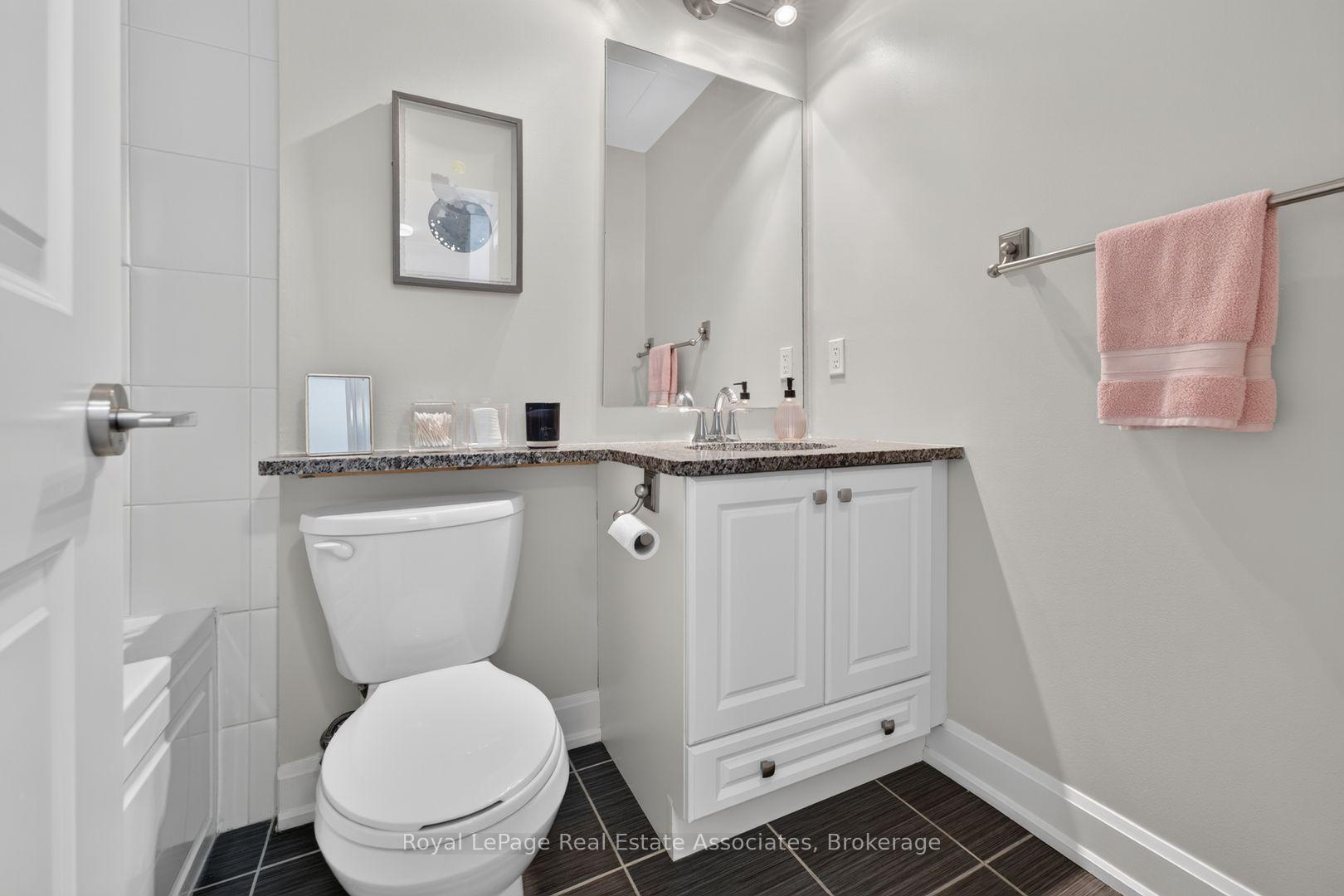 Photo 20 of Unit 214, 216 Oak Park Boulevard, Oakville, River Oaks — HOMEH