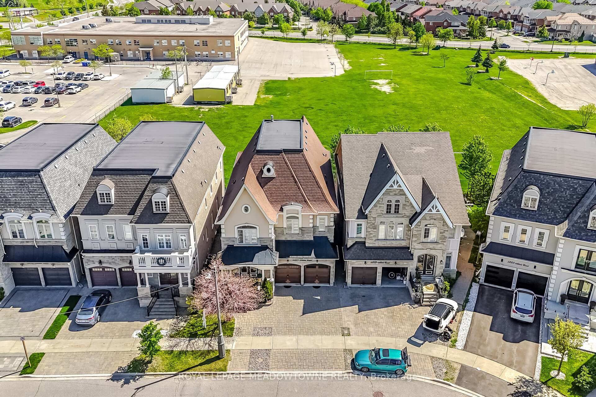 Photo 2 of 5221 Adobe Court, Mississauga, Churchill Meadows — HOMEH