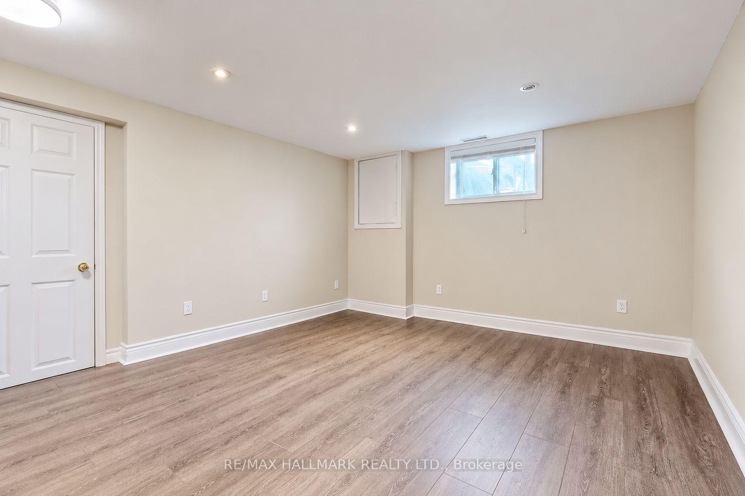 Photo 10 of 28 Lake Avenue, Richmond Hill, Oak Ridges Lake Wilcox — HOMEH