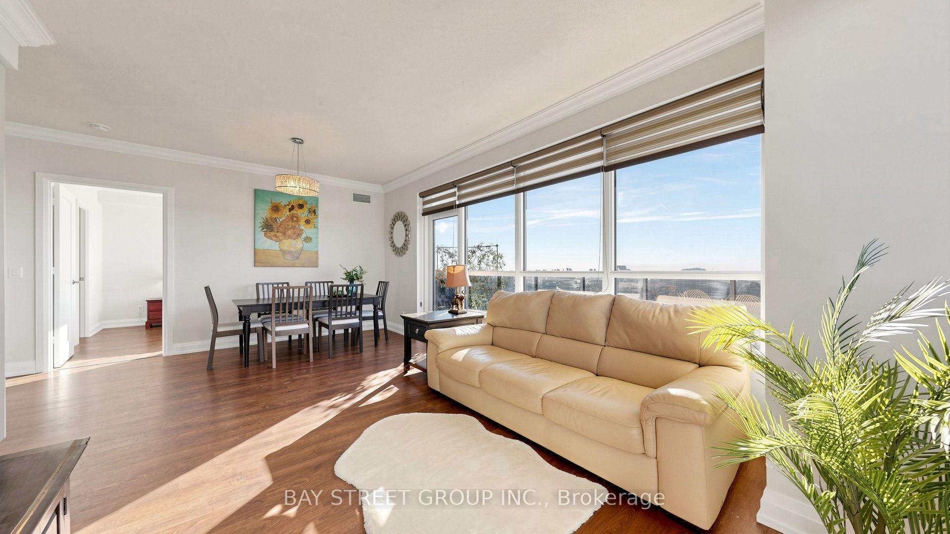 Photo 4 of Unit 3010, 2 Anndale Drive, North York, Willowdale East — HOMEH