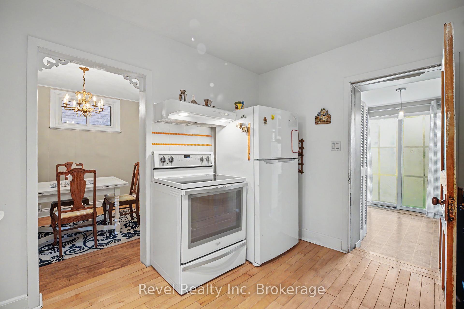 Photo 12 of 220 First Avenue E, North Bay, Central — HOMEH