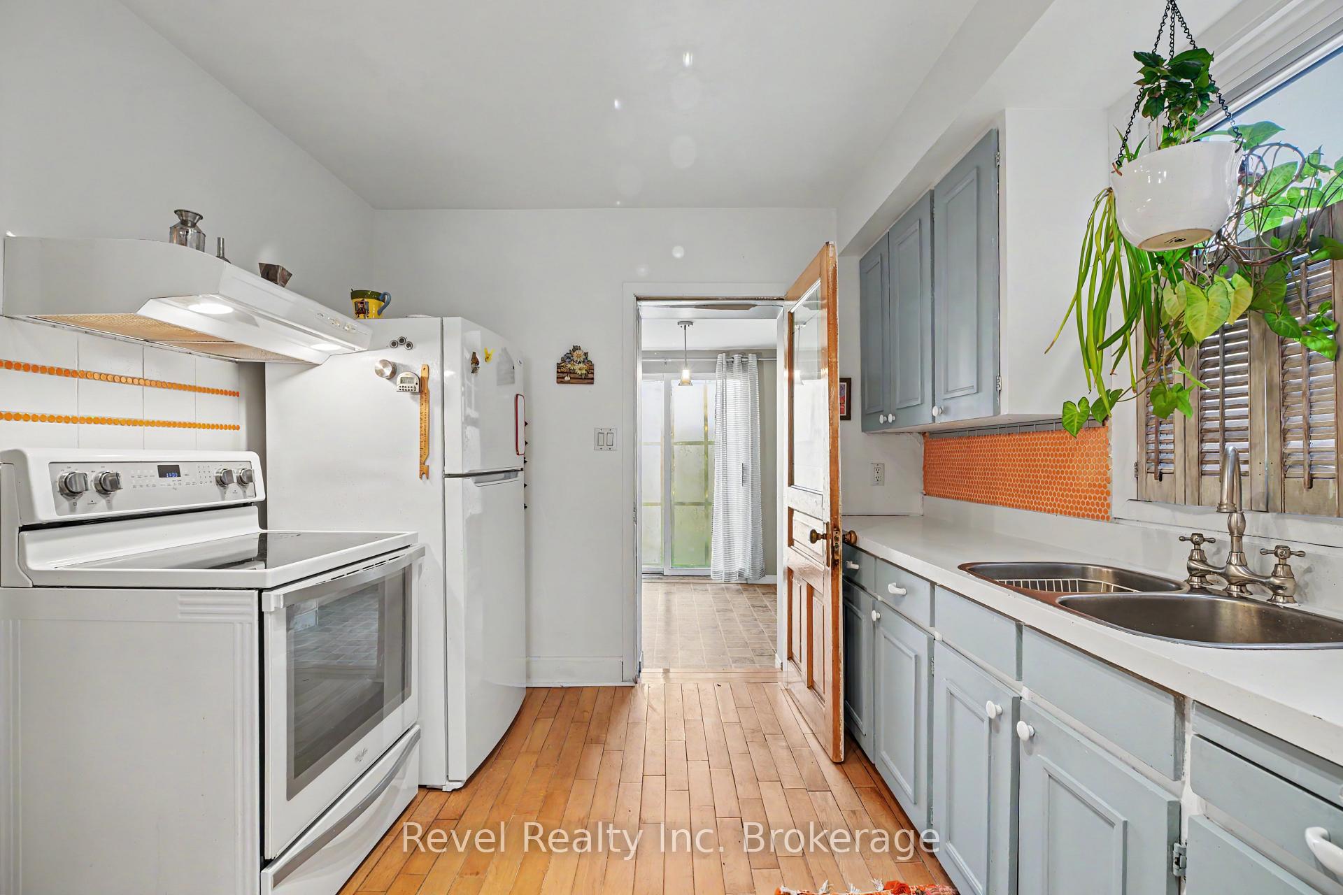 Photo 13 of 220 First Avenue E, North Bay, Central — HOMEH