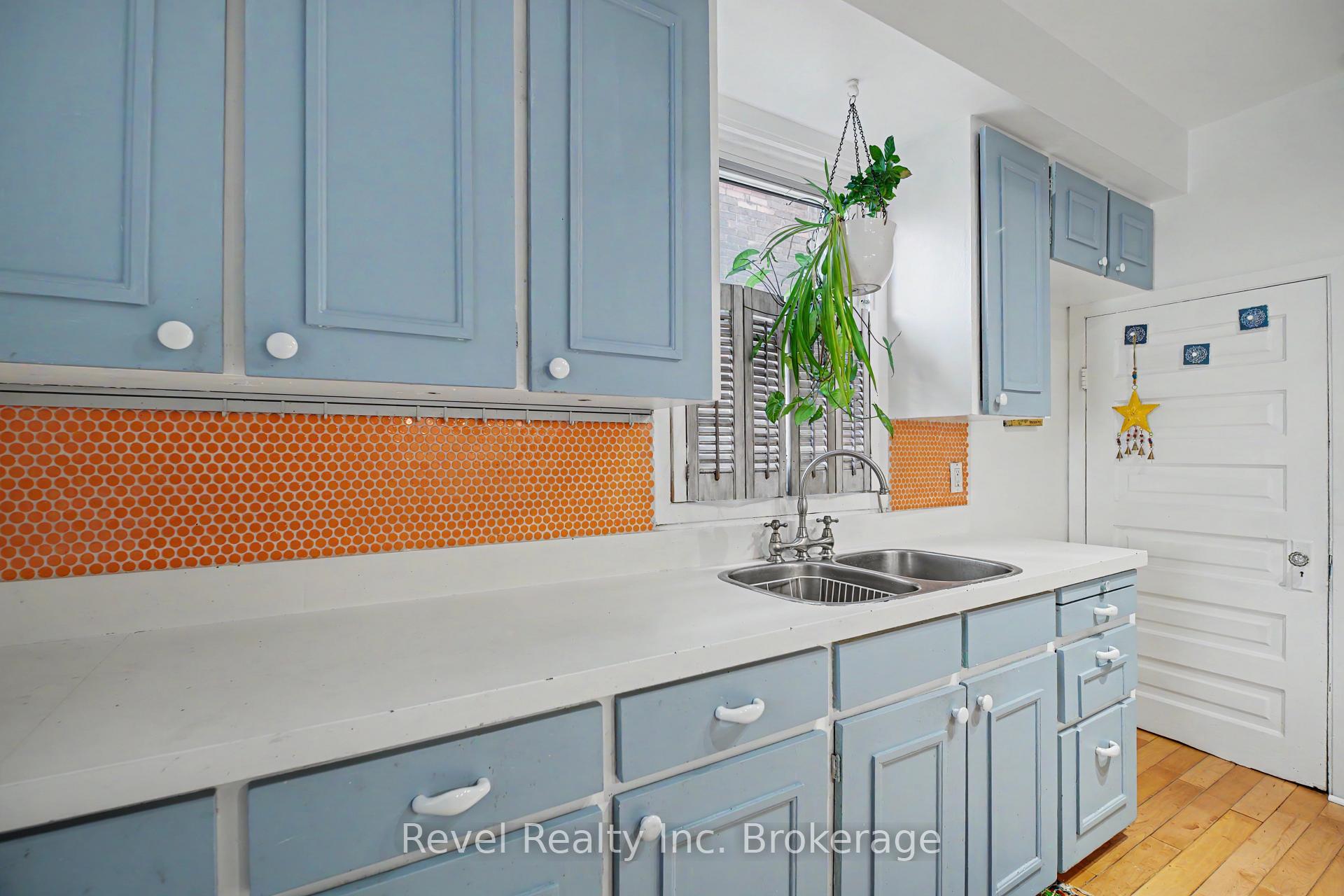 Photo 15 of 220 First Avenue E, North Bay, Central — HOMEH