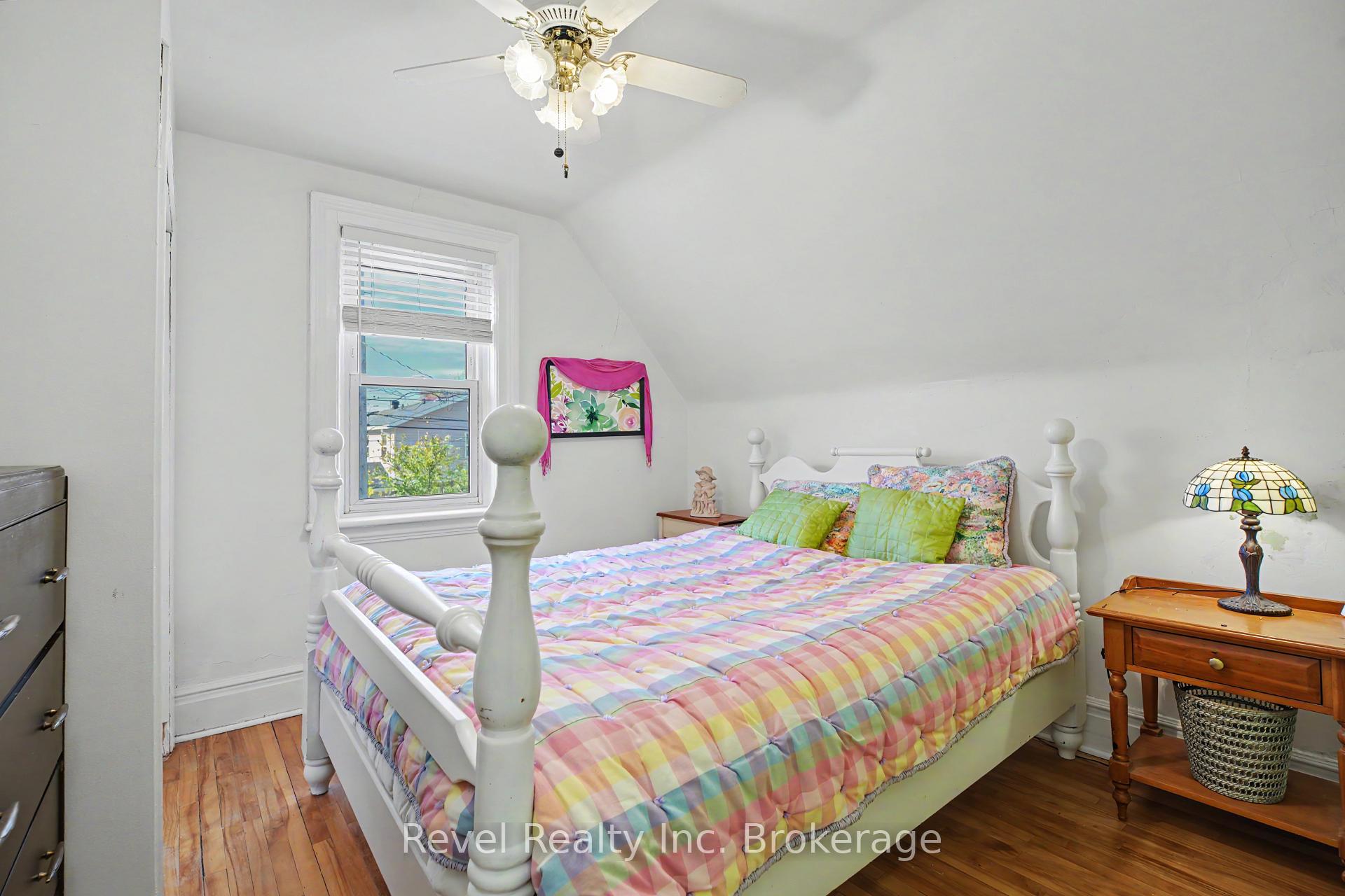 Photo 23 of 220 First Avenue E, North Bay, Central — HOMEH