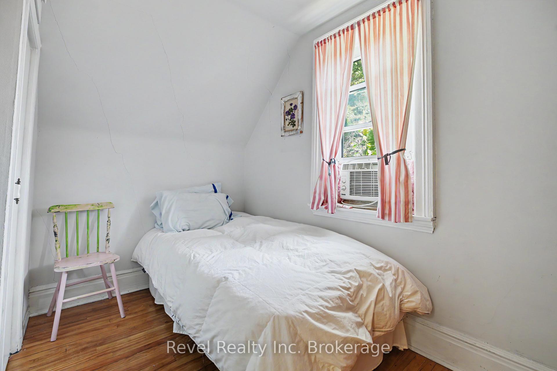 Photo 27 of 220 First Avenue E, North Bay, Central — HOMEH