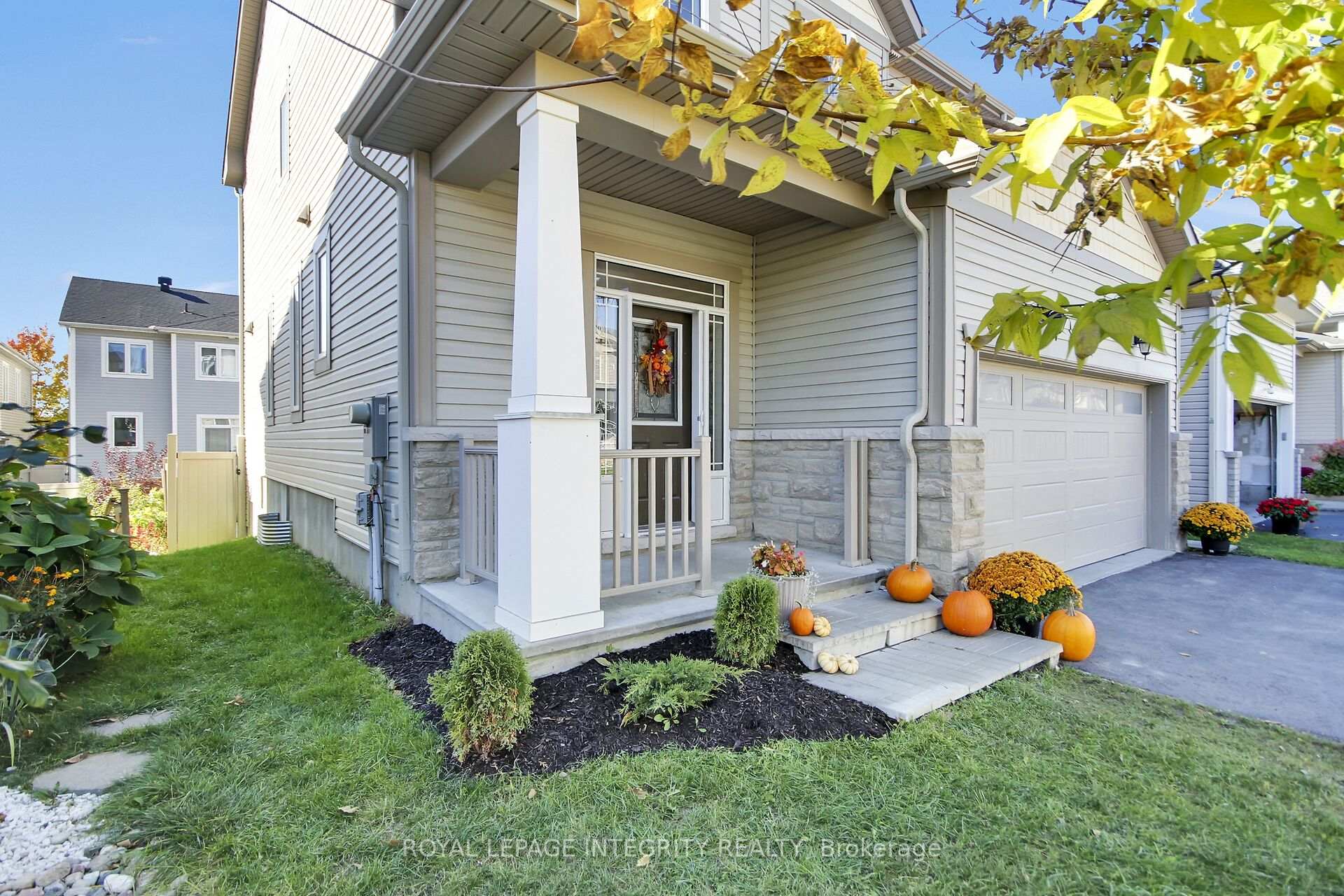 Photo 2 of 622 Silver Spruce Way, Ottawa, Kanata - Emerald Meadows/Trailwest — HOMEH