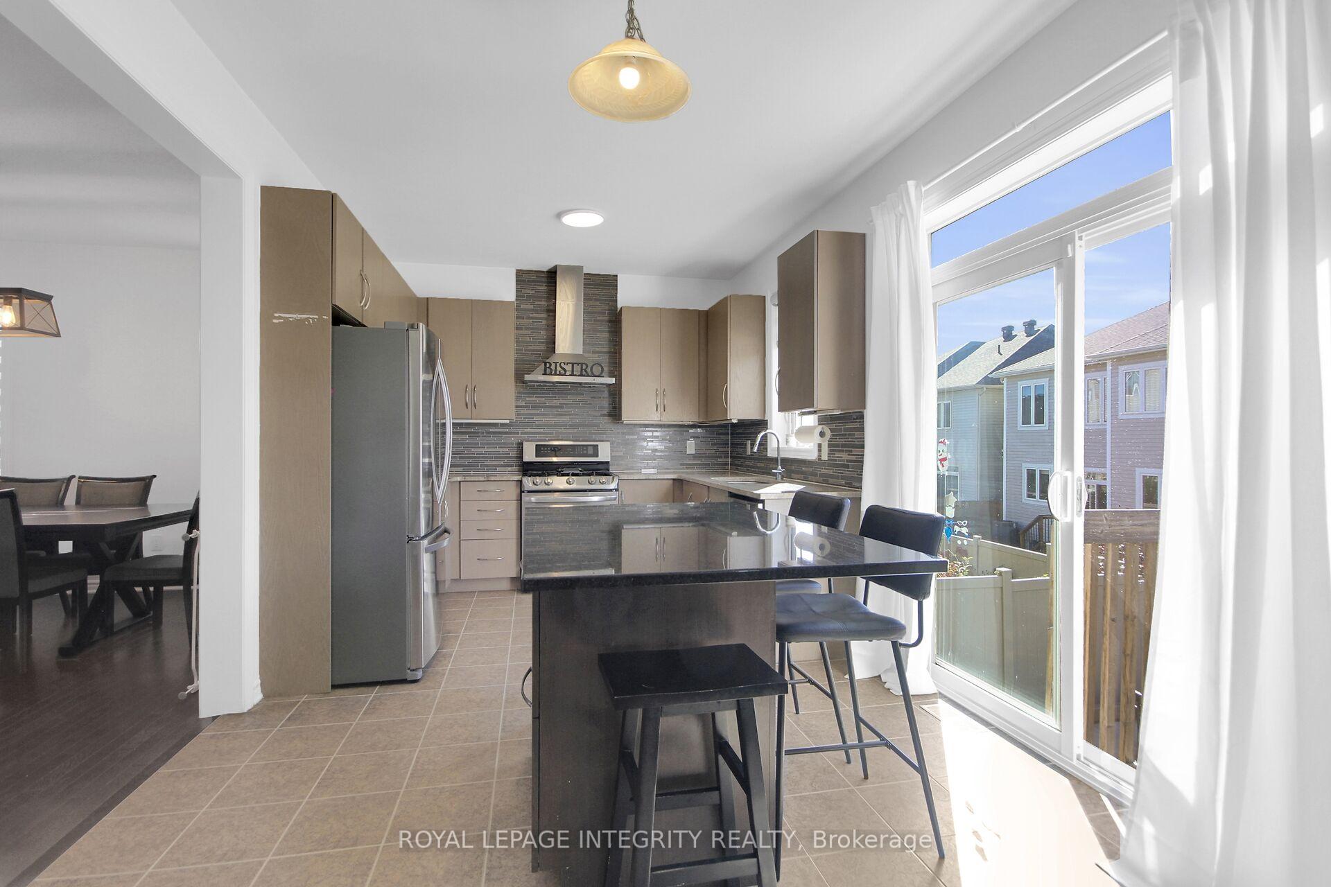 Photo 10 of 622 Silver Spruce Way, Ottawa, Kanata - Emerald Meadows/Trailwest — HOMEH