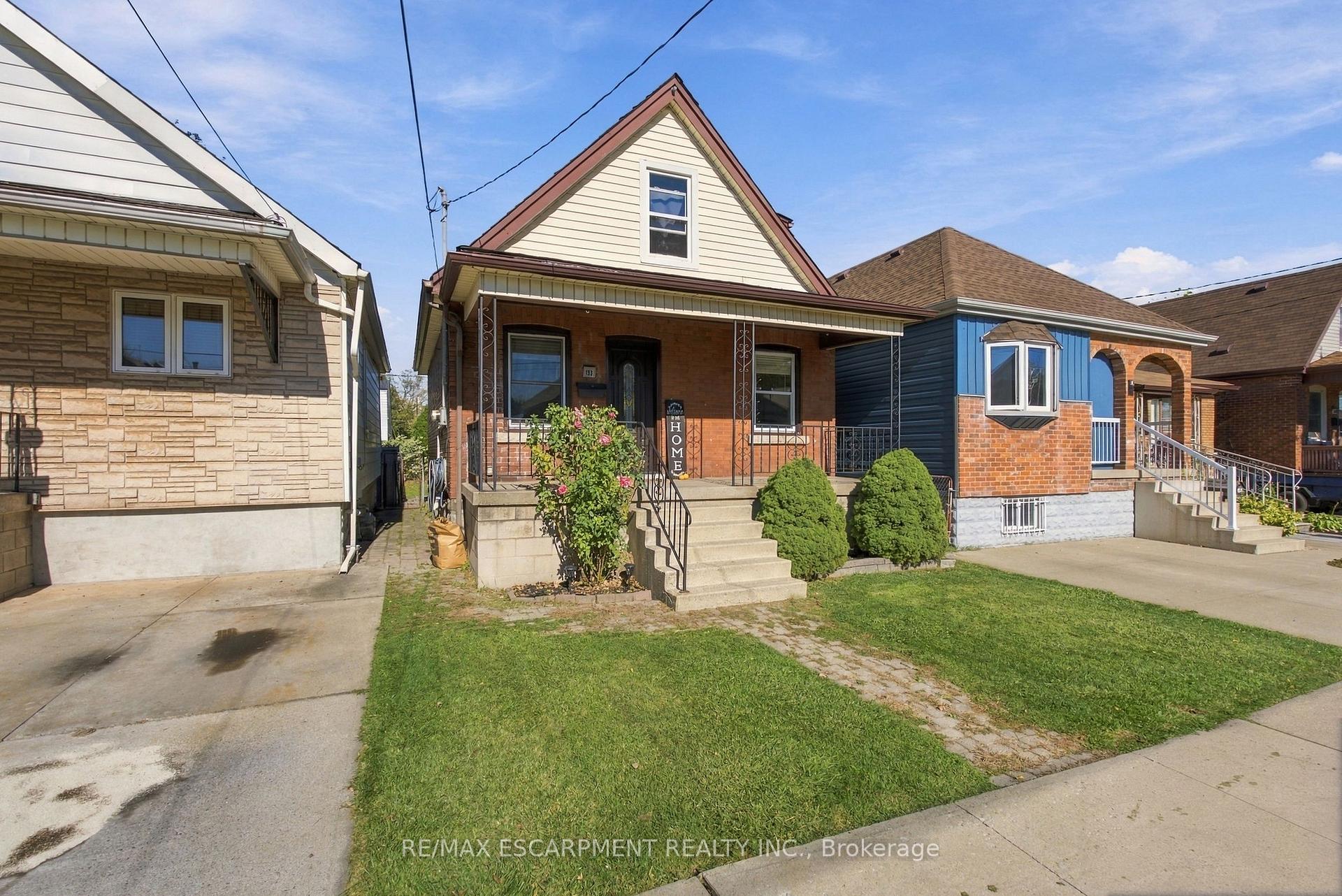 Photo 4 of 153 Albany Avenue, Hamilton, Homeside — HOMEH