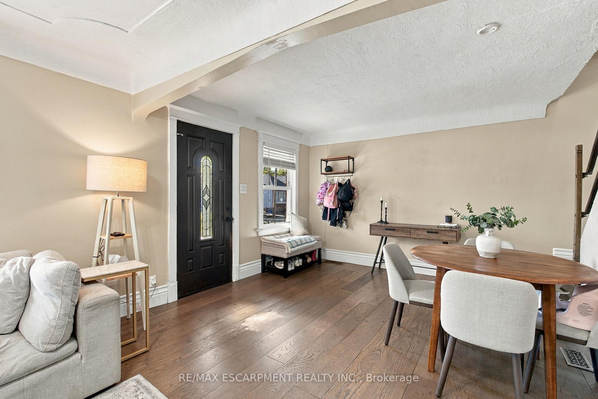 Photo 12 of 153 Albany Avenue, Hamilton, Homeside — HOMEH