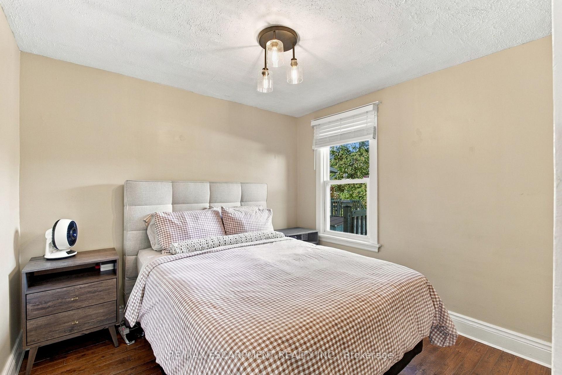Photo 16 of 153 Albany Avenue, Hamilton, Homeside — HOMEH